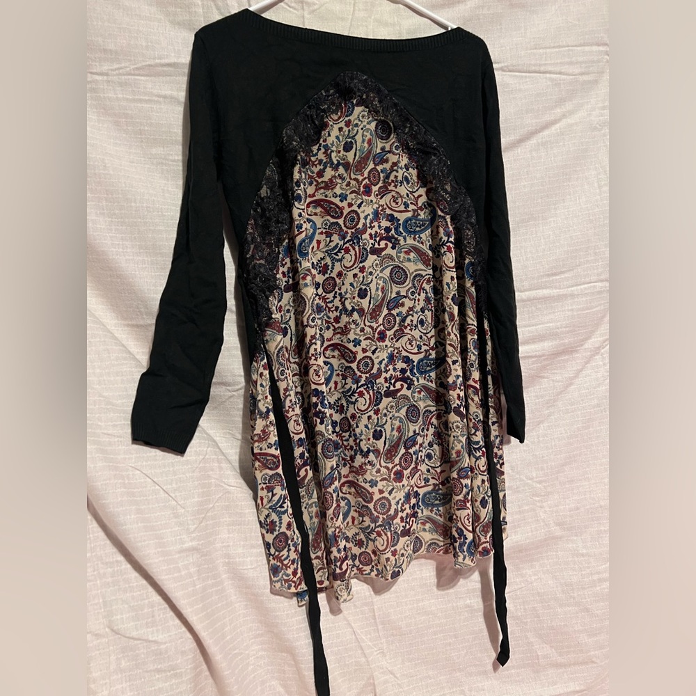 SWEATER/SLIP MINI DRESS. LACE BACK SWEATER/MINI DRESS SIZE L